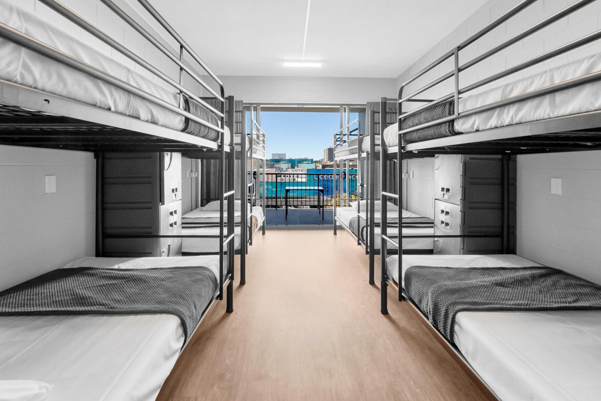 Single Bed 8 Bed Ensuite Mixed Dormitory